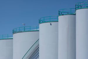 Réservoirs de stockage de produits pétroliers